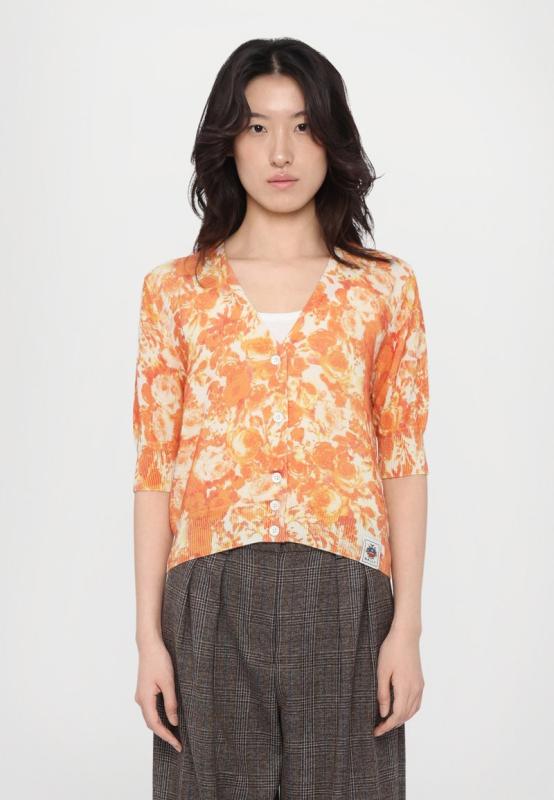 Yoona diện cardigan màu cam xinh xắn: 3 con giáp có thể áp dụng gam màu này để thu hút vận may- Ảnh 4.