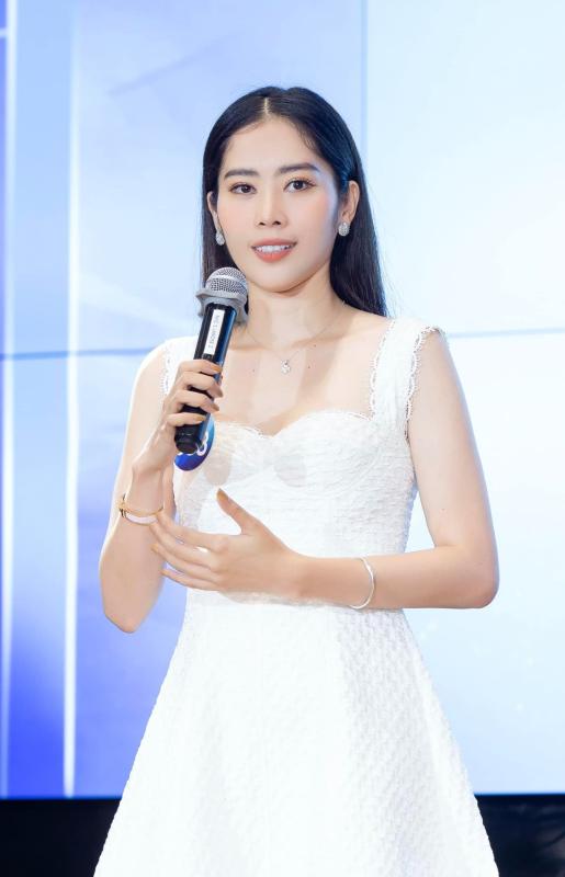 Nam Em gây sốc với diện mạo gầy rộc, biểu hiện bất thường khi trở lại showbiz- Ảnh 4.