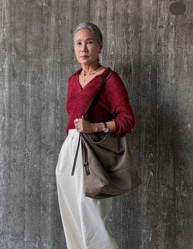 Học bí kíp mặc đẹp từ fashionista 70+ “đỉnh của chóp”: Vừa sang trọng vừa trẻ trung, lại toát ra khí chất quý phái- Ảnh 9.