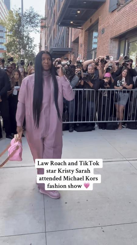 Người đàn ông tóc dài tại fashion week gây tranh cãi- Ảnh 3.