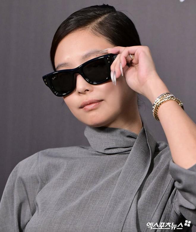 Ray-Ban chưa bao giờ cũ, nhất là khi có Jennie!- Ảnh 24.