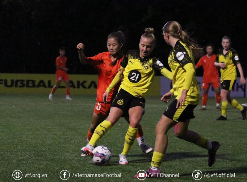 Tấn công như vũ bão, tuyển Việt Nam đại thắng 6-2 trước Dortmund- Ảnh 2.