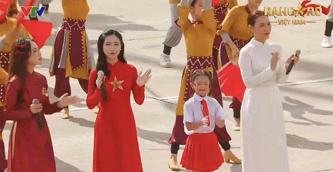 Bài hát “tiên tri” đỉnh nhất Đại lễ A80: Đức Phúc - Phương Mỹ Chi cất giọng đều rạng danh quốc tế, Việt Nam thịnh vượng sáng ngời!- Ảnh 10.