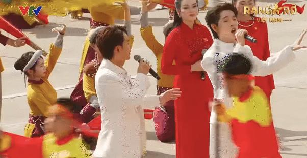 Bài hát “tiên tri” đỉnh nhất Đại lễ A80: Đức Phúc - Phương Mỹ Chi cất giọng đều rạng danh quốc tế, Việt Nam thịnh vượng sáng ngời!- Ảnh 11.