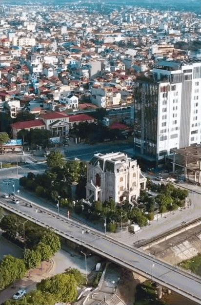 Lâu đài có 1-0-2 trên đất vàng ở Hà Nam: 4 phía đều là 