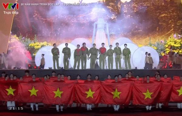 Concert quốc gia đặc biệt: SOOBIN hô "Việt Nam" đến lạc cả giọng, Mỹ Tâm kết hợp Quán quân Rap Việt quá cháy!- Ảnh 17.