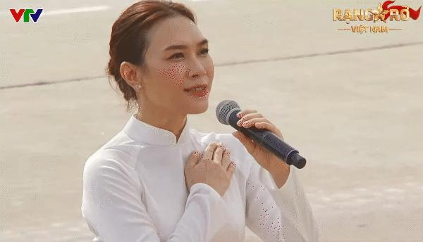 Trang Thông tin Chính phủ viết về hình ảnh để đời của Mỹ Tâm, chỉ 1 khoảnh khắc cho thấy sự tinh tế của BTC Đại lễ 2/9- Ảnh 2.