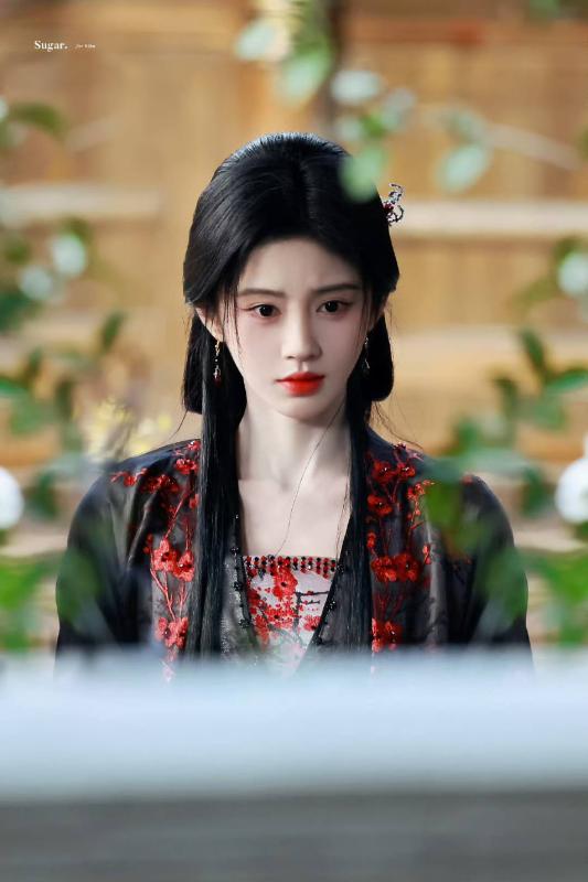 10 nữ thần dao kéo đẹp nhất Trung Quốc: Dương Mịch xếp sau Angelababy, hạng 1 là kiệt tác của phòng mổ- Ảnh 1.