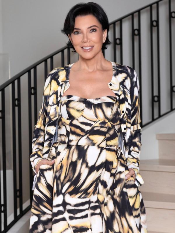 Mẹ của nữ tỷ phú Kim Kardashian U70 da căng mướt đáng kinh ngạc: 15 năm trước đã làm 1 việc vô cùng đúng đắn để lão hóa duyên dáng- Ảnh 3.