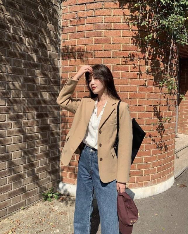 Blazer là item "must-have" mùa thu nhưng phụ nữ 30+ nên tránh kiểu này- Ảnh 5.