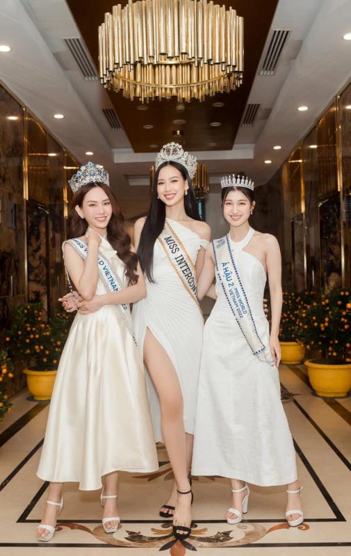 Mỹ nhân có đôi chân dài nhất Vbiz: 2 lần thi quốc tế, ai gặp cũng phải 