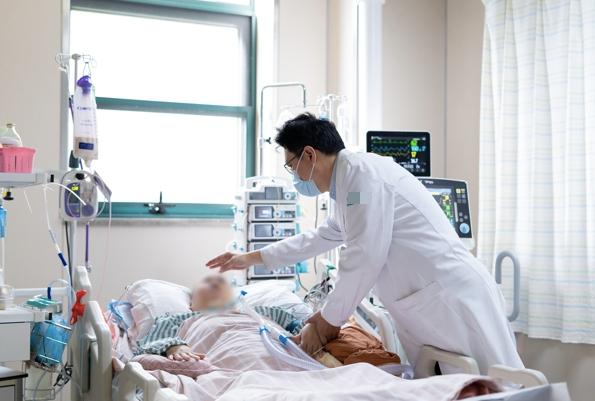 Người đàn ông đột quỵ 2 lần trong 1 tháng dù không mắc huyết áp cao hay mỡ máu: "Thủ phạm" gây bất ngờ- Ảnh 3.
