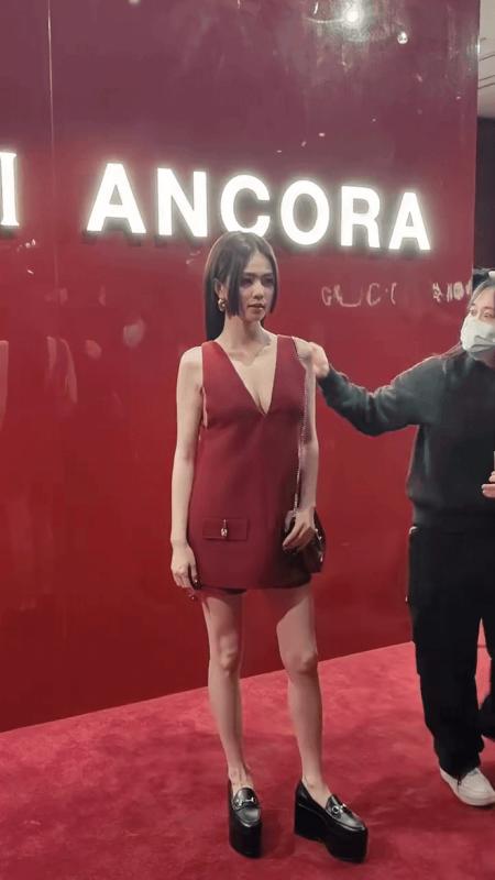 Bạch Lộc mặc Gucci quá tệ, nhìn sang Chi Pu khác hẳn- Ảnh 1.