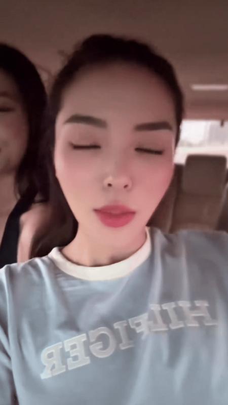 Hoa hậu Kỳ Duyên và Hoa hậu Thiên Ân đã thoải mái tình cảm tới mức độ này!- Ảnh 1.