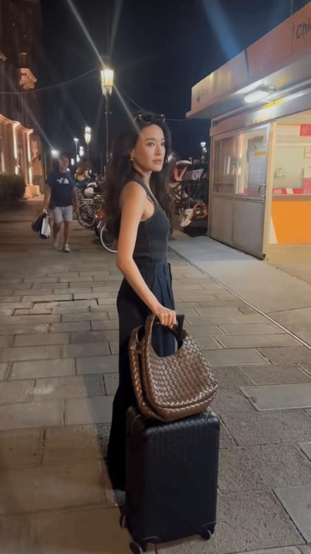 Cam thường trên phố lia trúng Thư Kỳ: Mọi thứ đều mờ trừ nhan sắc- Ảnh 2.
