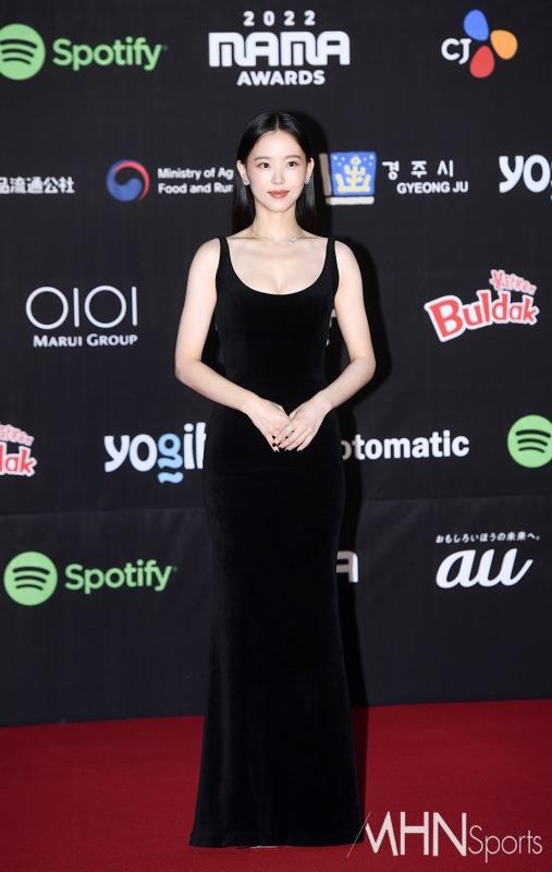 "Ác nữ" U40 đẹp ngang Yoona: Ngoài đời trẻ lâu không tưởng, từng có màn hở bạo đi vào lịch sử- Ảnh 23.