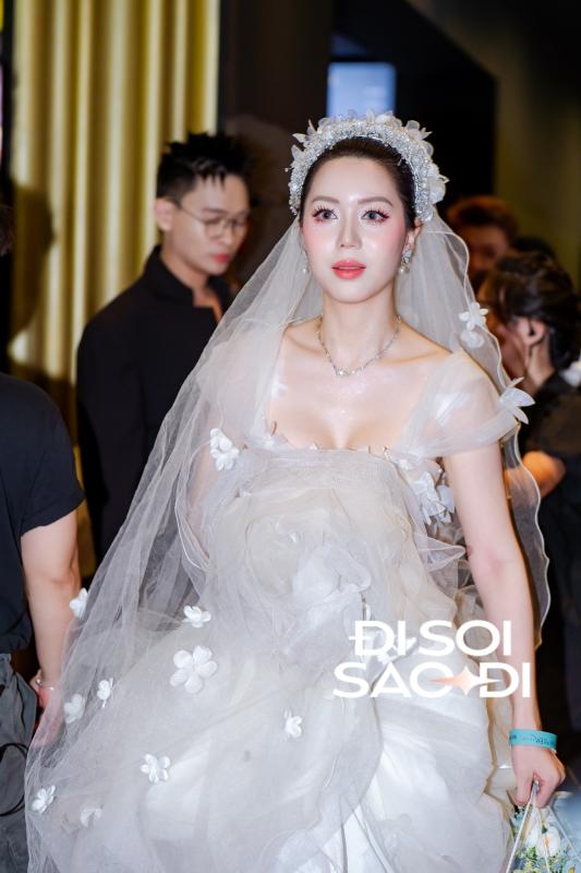 Hứa Quang Hán khoe visual đốt cháy cả thảm đỏ, nói "yêu em" bằng tiếng Việt ngọt xớt- Ảnh 8.