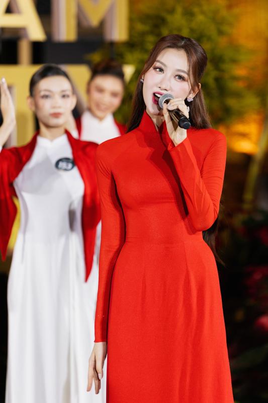 Tiểu Vy sáng tổng duyệt A80 ở Hà Nội, tối diễn show tại TPHCM- Ảnh 15.