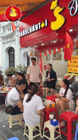 Lương Xuân Trường cùng vợ Giám đốc và ái nữ lộ diện sau ồn ào trên MXH, thái độ gây chú ý- Ảnh 2. Lương Xuân Trường cùng vợ Giám đốc và ái nữ lộ diện sau ồn ào trên MXH, thái độ gây chú ý- Ảnh 2.