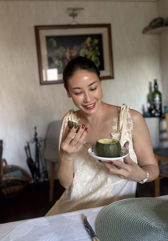 Hà Kiều Anh U50 da không nếp nhăn đầy ắp collagen: Cứ làm đủ mấy việc này bảo sao vừa đẹp vừa khỏe từ trong ra ngoài, trung niên cũng "ăn đứt" người trẻ- Ảnh 5.