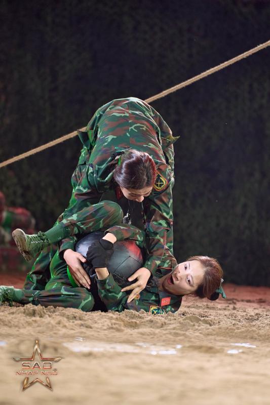 Tập 7 Sao Nhập Ngũ: Hoà Minzy bị chấn thương sau khi bị 
