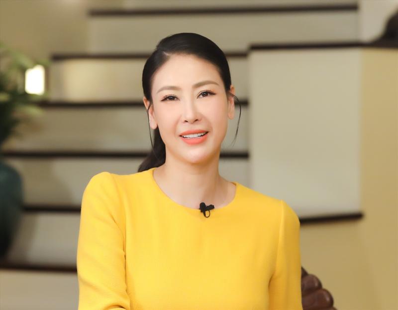 Một hoa hậu ở tuổi 49: Sống trong “siêu biệt thự” 400 tỷ đồng tại quận 2, được chồng yêu chiều hết mực- Ảnh 1.