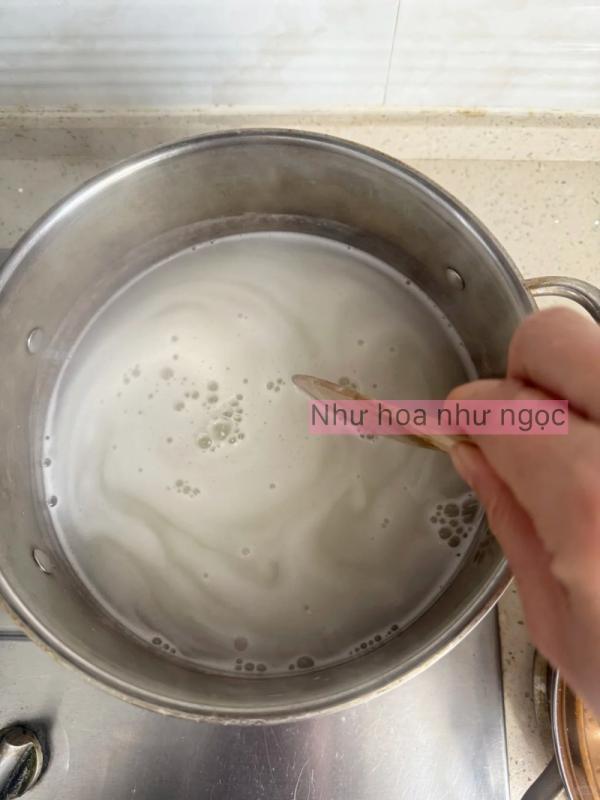 Tôi gội đầu bằng bột mì thay dầu gội, sau 2 tháng nhận ra mái tóc mình thay đổi hẳn- Ảnh 5.