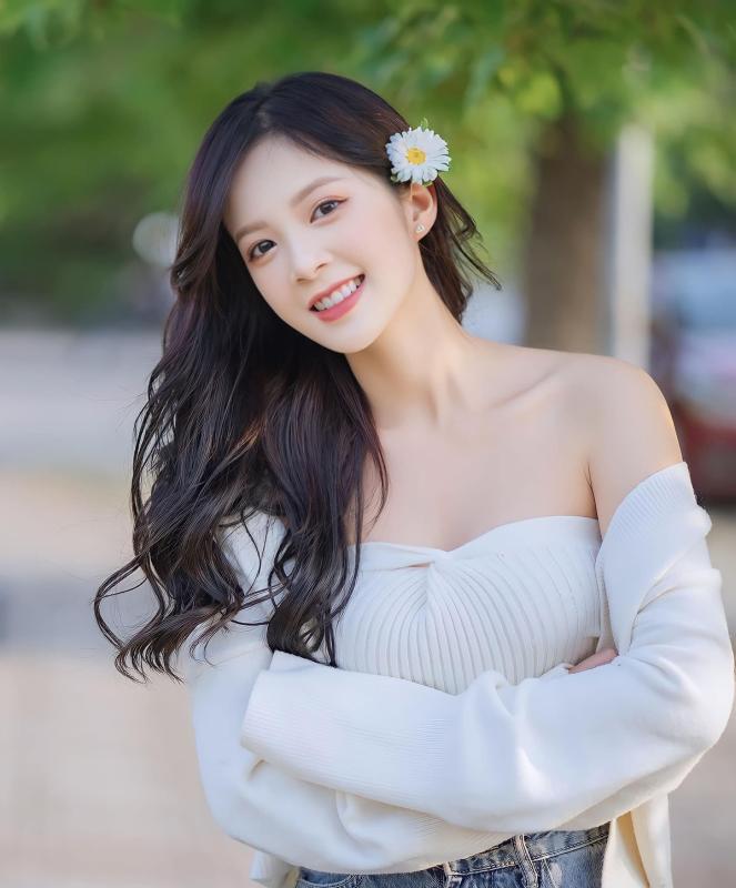 Ảnh thẻ tuổi 29 gây bất ngờ của "hot girl đồng phục" một thời- Ảnh 5.