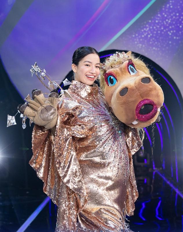 Nữ ca sĩ hát mở màn concert Quốc gia đặc biệt: Là Em Xinh duy nhất mang quân hàm Thượng úy, cực đắt show dịp Đại lễ 2/9- Ảnh 8.