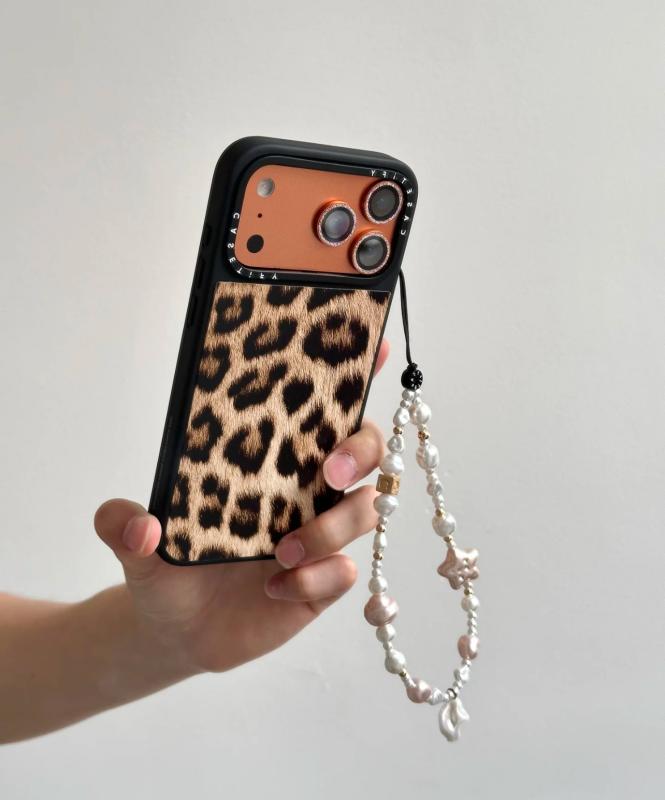iPhone 17 vừa ra mắt, spotlight đã vội thuộc về loạt ốp và phụ kiện quá chất đi- Ảnh 16.