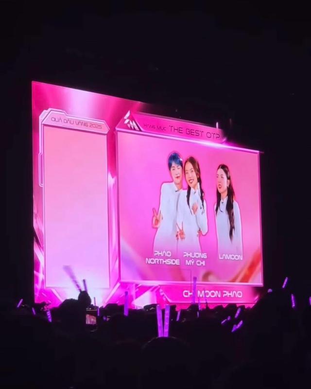 Concert Em Xinh Say Hi đang làm gì với Tăng Duy Tân - Bích Phương thế này?- Ảnh 3.