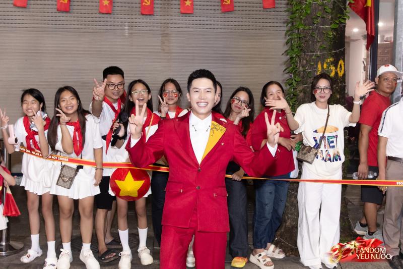 Khối nghệ sĩ tươi rói chuẩn bị diễu hành lễ 2/9: Mỹ Tâm, Lan Ngọc và dàn nghệ sĩ sẵn sàng!- Ảnh 19.