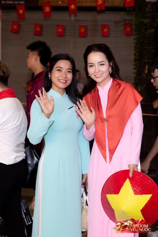 Khối nghệ sĩ tươi rói chuẩn bị diễu hành lễ 2/9: Mỹ Tâm, Lan Ngọc và dàn nghệ sĩ sẵn sàng!- Ảnh 16.