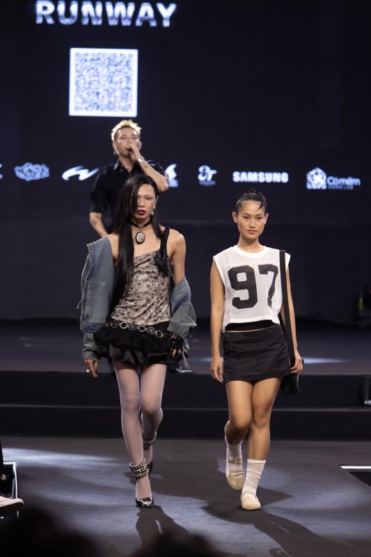 Sướng như nhà bán hàng TikTok Shop: Có luôn runway riêng để khoe trend- Ảnh 10.
