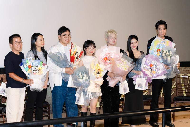 Thảm đỏ hot nhất hôm nay: Lee Kwang Soo có hành động lạ khiến Duy Khánh sốc nặng, xấu hổ đến nỗi không đứng vững- Ảnh 15.