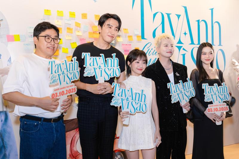 Thảm đỏ hot nhất hôm nay: Lee Kwang Soo có hành động lạ khiến Duy Khánh sốc nặng, xấu hổ đến nỗi không đứng vững- Ảnh 8.