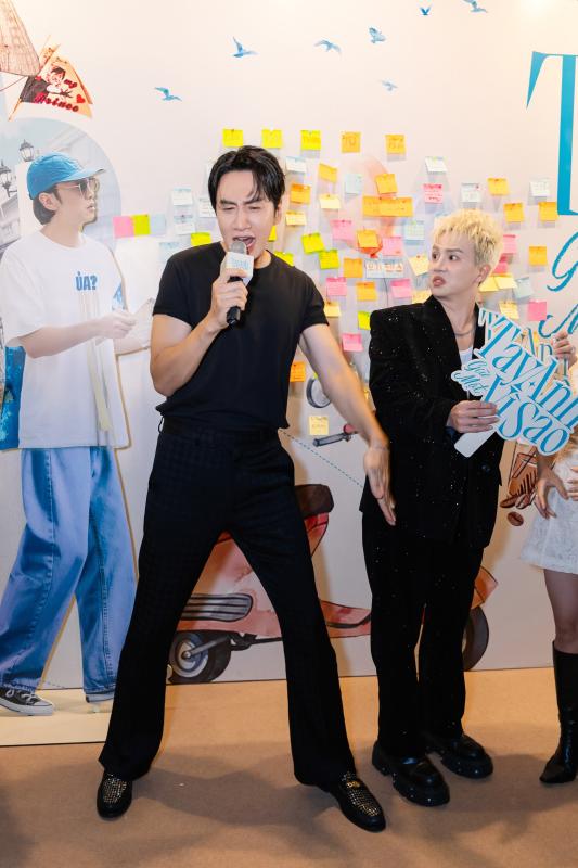 Thảm đỏ hot nhất hôm nay: Lee Kwang Soo có hành động lạ khiến Duy Khánh sốc nặng, xấu hổ đến nỗi không đứng vững- Ảnh 4.