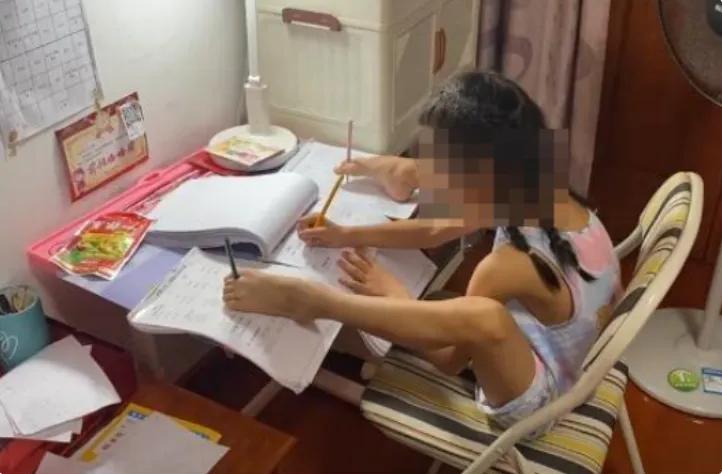 Bé trai 11 tuổi tay co giật, khó thở sau khi làm bài tập về nhà suốt 14 tiếng- Ảnh 2.