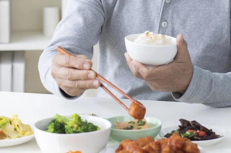 Người sống thọ thường có 5 thói quen ăn uống- Ảnh 1.