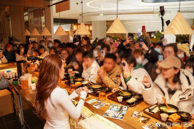 Những lần nghệ sĩ Việt vang danh quốc tế: Phương Mỹ Chi gây sốt khắp châu Á, Đức Phúc vô địch 44 năm có 1- Ảnh 10.