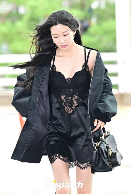 Moon Ga Young lần đầu hở bạo ra sân bay, bị dân Hàn chê tới tấp- Ảnh 8.