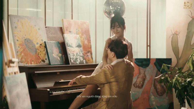 Nam ca sĩ Vpop giàu tới mức tiền đổ ào xuống chân, tung MV mới khiến thanh xuân bao thế hệ như ùa về- Ảnh 1.