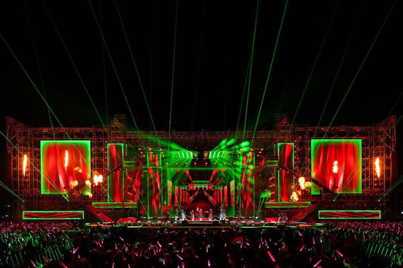 Màn trình diễn visual LED, âm nhạc và ánh sáng “ảo tung chảo” - ở Việt Nam chưa từng thấy bao giờ!- Ảnh 12.