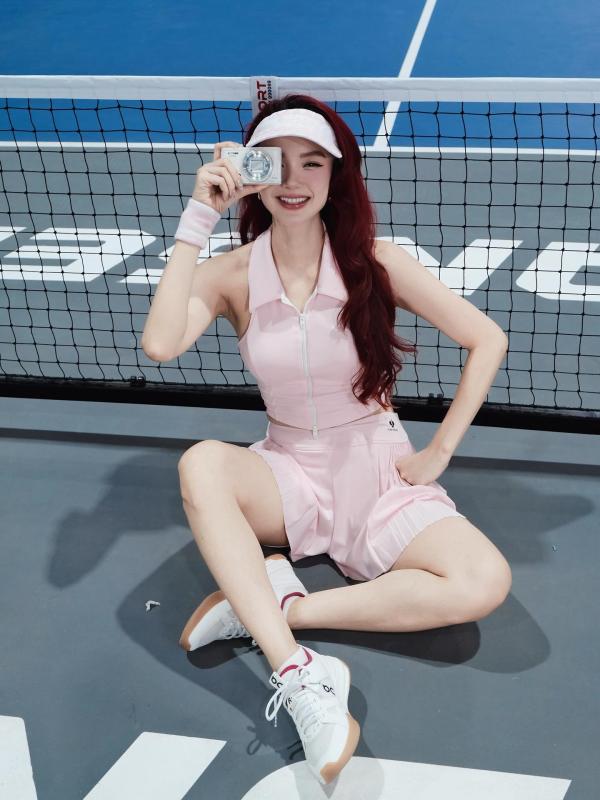 Nghiện pickleball kiểu Minh Hằng: Ra sân mặc chưa trùng bộ nào, cân đẹp từ đồ đắt tới rẻ bèo- Ảnh 5.