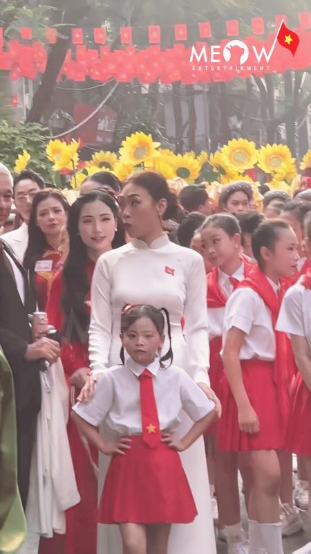 Mỹ Tâm trẻ đẹp vô cùng trong tà áo dài trắng, visual tuổi 44 không có gì phải chê- Ảnh 7.