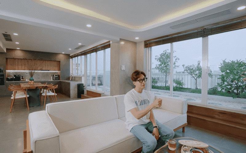 Ngoại hình điển trai của "phú ông" showbiz Việt, mỗi quận sở hữu 2 căn nhà, U40 chưa vợ- Ảnh 5.