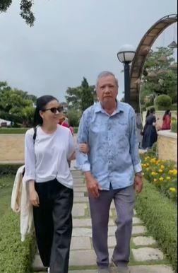 Hình ảnh Ngọc Trinh quấn quýt bên bố trước 16 ngày qua đời- Ảnh 3.