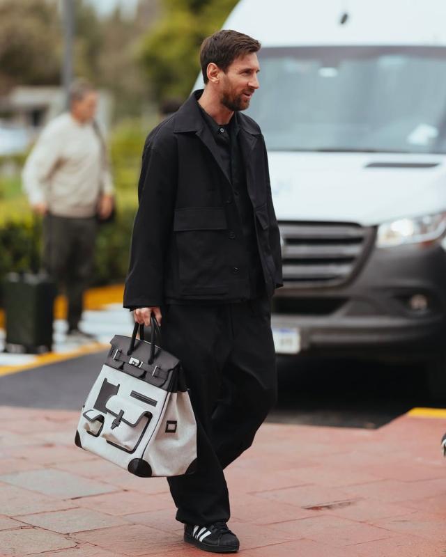 Messi chơi túi Hermès rồi: Bảnh kém gì David Beckham và Son Heung Min đâu!- Ảnh 1.