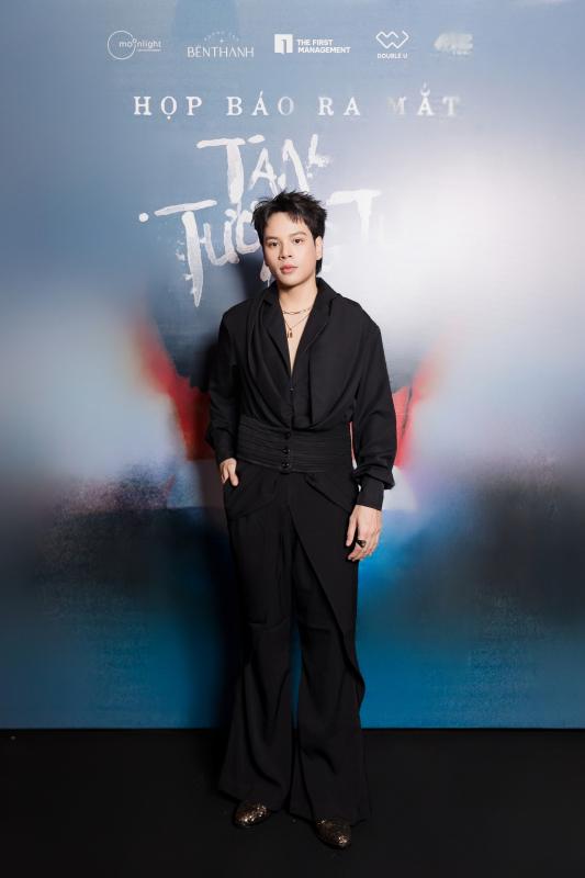 Nam ca sĩ có hit, cưới vợ hotgirl rồi “lặn” khỏi showbiz, hát hay thế này sao mãi không nổi?- Ảnh 1.