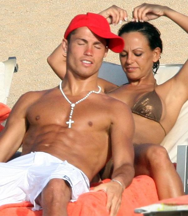 Ronaldo, Beckham và Neymar - Top 3 “thánh drama” tình ái của làng túc cầu- Ảnh 6.